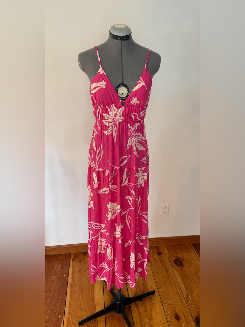 Women’s Pink Floral Maxi Dress - Sleeveless V-Neck - Picture 3 of 7